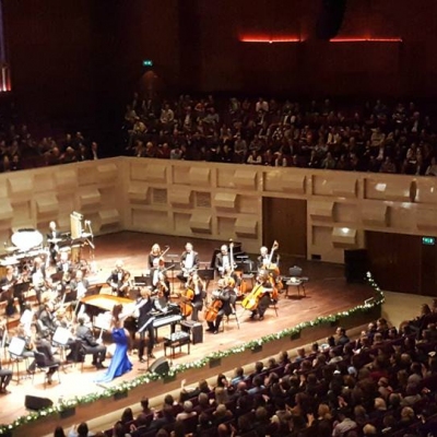 Margaret performing to a sold out audience at the DE doelen Rotterdam with the Amsterdam Festival Orchestra and Jan Mulder
